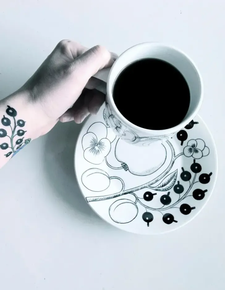 Arabia Paratiisi Vati 16,5 Cm, Musta