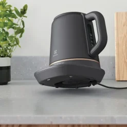 Electrolux Vedenkeitin E7Ck1-6Bp