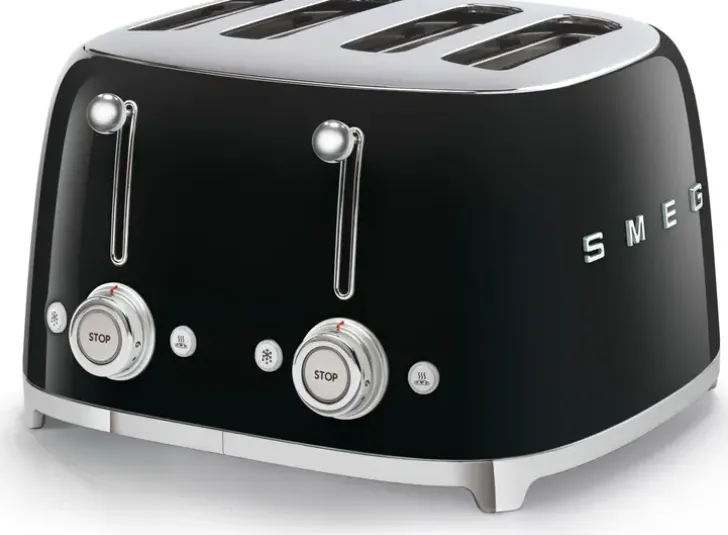 Smeg Tsf03Bleu 4-Viipaleen Leivanpaahdin Musta