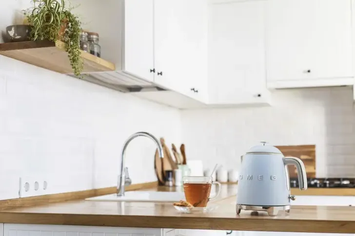 Smeg Vedenkeitin Klf05Pbeu 0,8 Litraa, Vaaleansininen