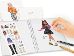 Topmodel Taskuvarityskirja